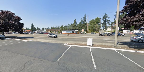 Custer 7513 Campus exterior in Lakewood.
