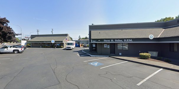 Custer 7507 Campus exterior in Lakewood.